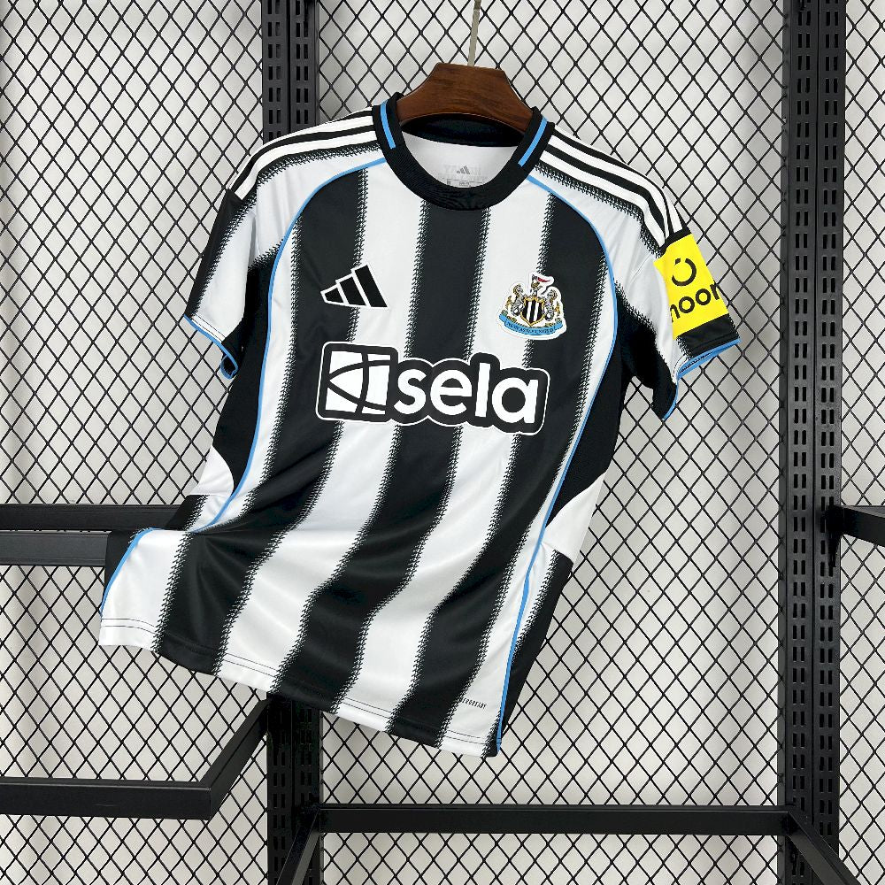 CAMISETA NEWCASTLE AFICIONADO 25/26 - LOCAL - HOMBRE