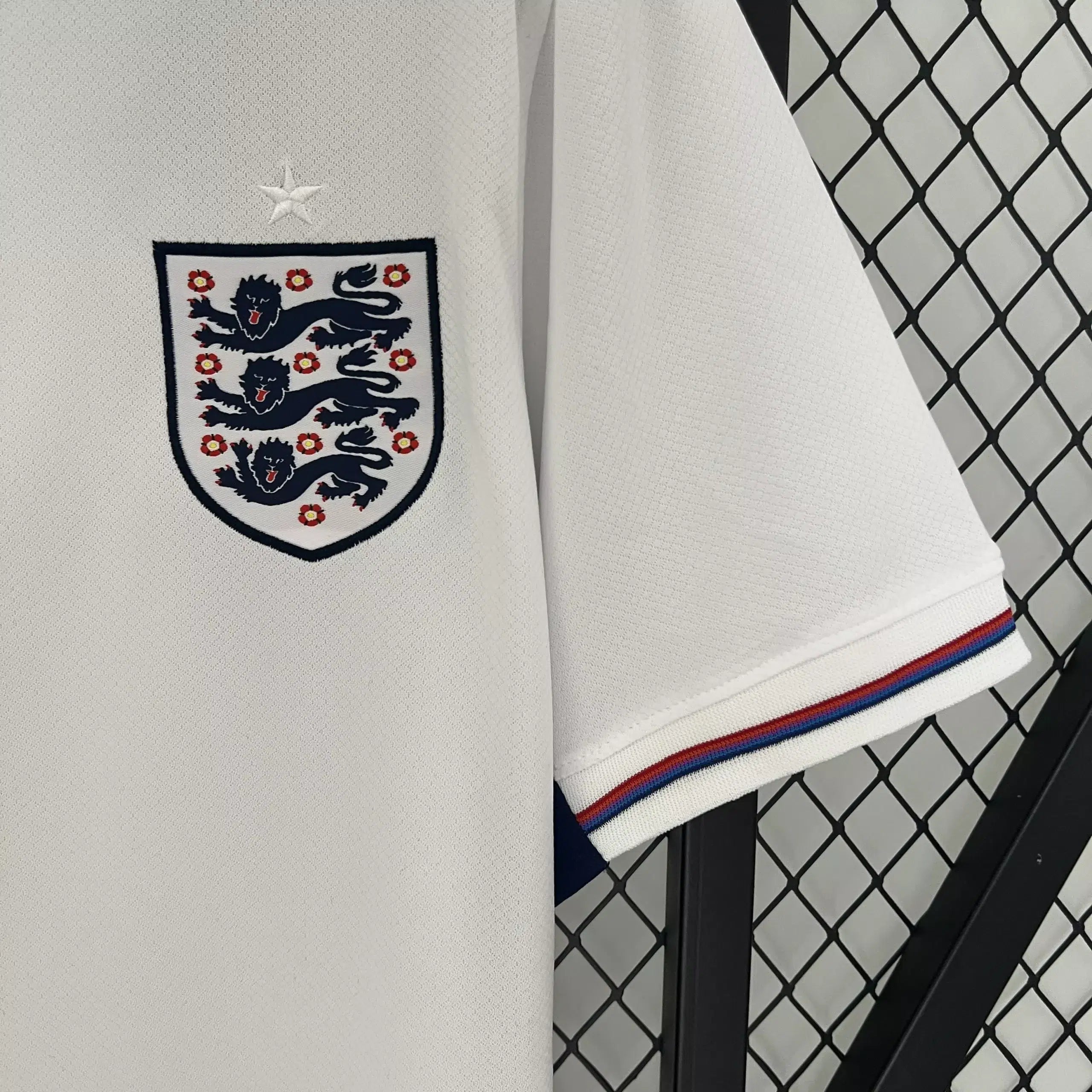 CAMISETA INGLATERRA AFICIONADO 2026 - <MUNDIAL> - LOCAL - HOMBRE